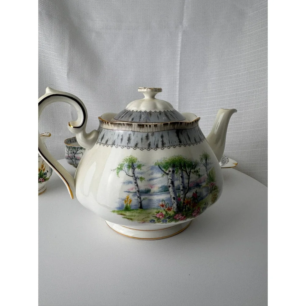 Royal Albert beautiful vintage